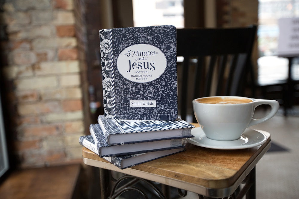 5 Minutes with Jesus: Quick Daily Devotions for Busy Lives (A 50-Day Devotional)