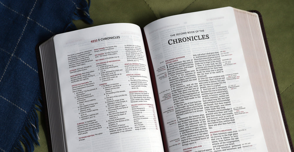 KJV, Thompson Chain-Reference Bible, Handy Size, Red Letter, Comfort Print