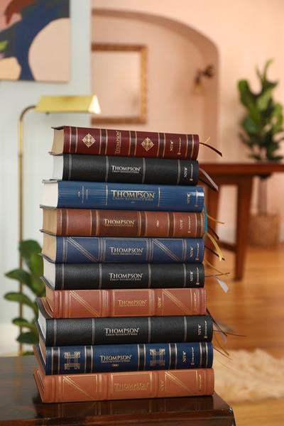 NIV, Thompson Chain-Reference Bible, Large Print, Red Letter Edition, Comfort Print