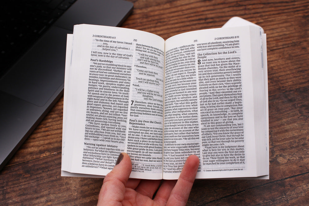 NIV, Hope for the Future New Testament with Psalms and Proverbs, Pocket-Sized, Paperback, Comfort Print: Help and Encouragement When Experiencing an Unplanned Pregnancy