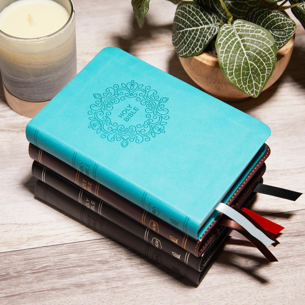 NKJV, Value Thinline Bible, Compact, Red Letter Edition, Comfort Print: Holy Bible, New King James Version
