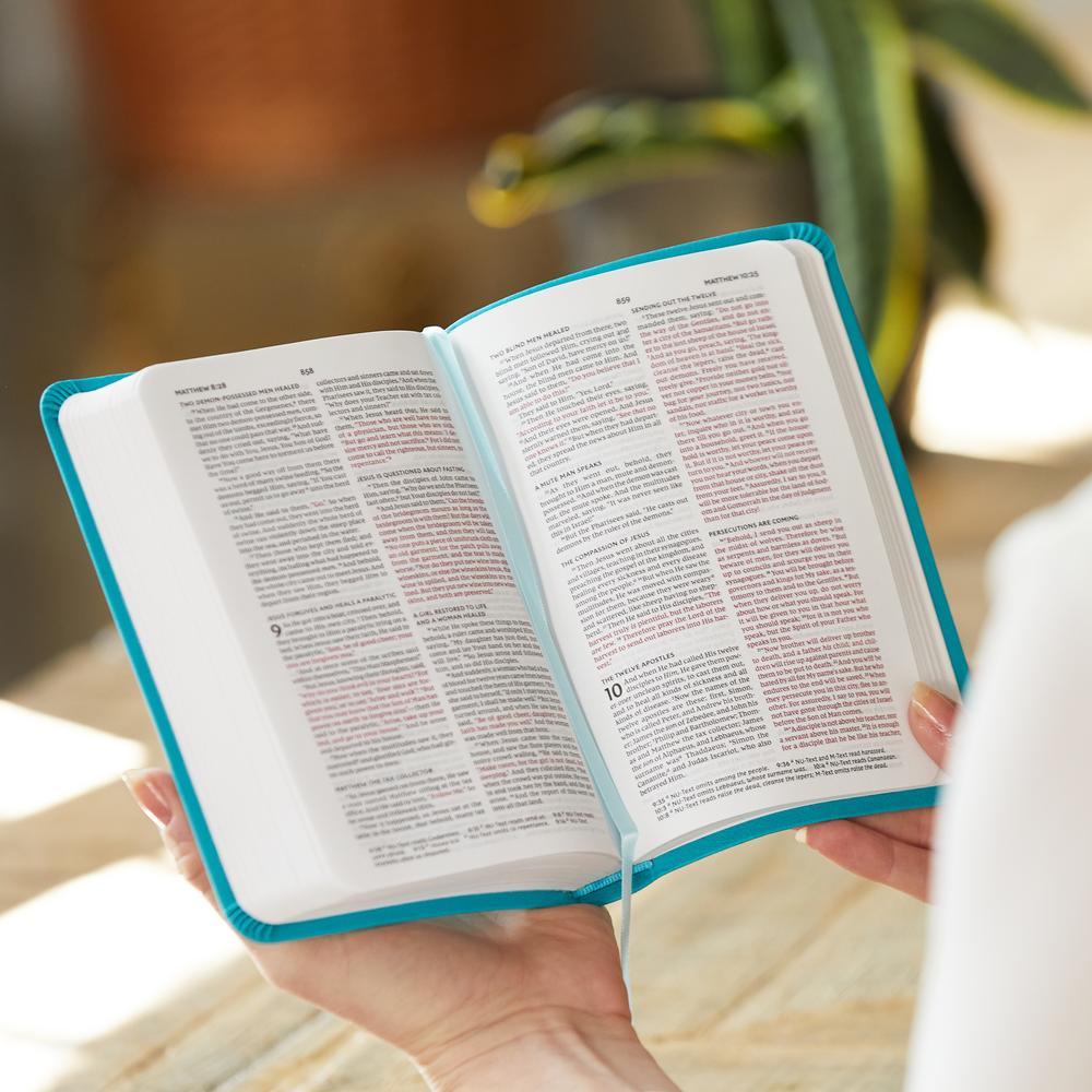 NKJV, Value Thinline Bible, Compact, Red Letter Edition, Comfort Print: Holy Bible, New King James Version