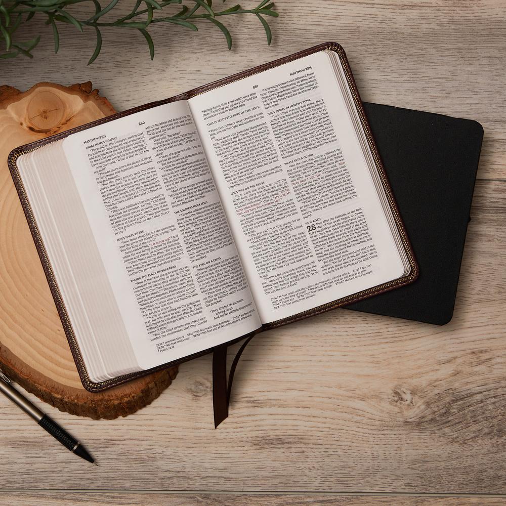 NKJV, Value Thinline Bible, Compact, Red Letter Edition, Comfort Print: Holy Bible, New King James Version