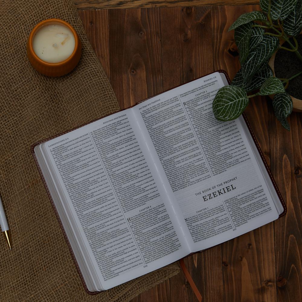 KJV, Deluxe Gift Bible, Red Letter Edition, Comfort Print