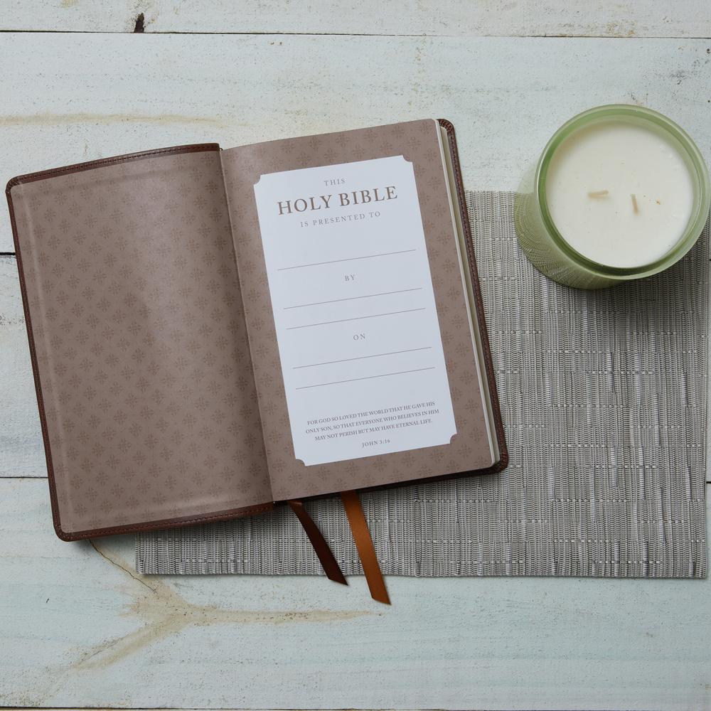 NRSV, Catholic Bible, Gift Edition, Comfort Print: Holy Bible