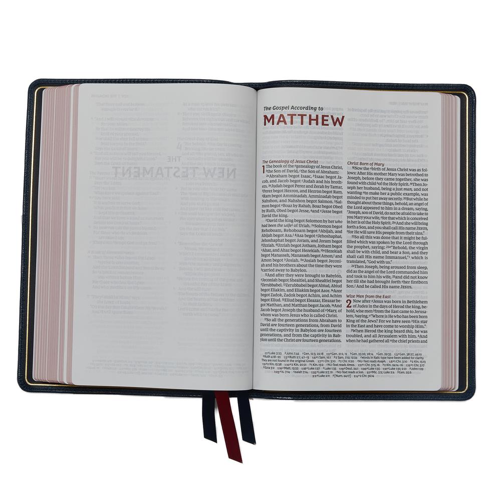 NKJV, Thinline Reference Bible, Large Print, Premier Collection, Comfort Print: Holy Bible, New King James Version