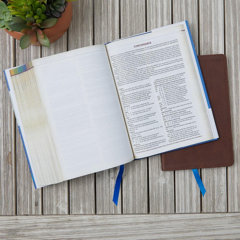 NIV, Chronological Study Bible, Comfort Print: Holy Bible, New International Version