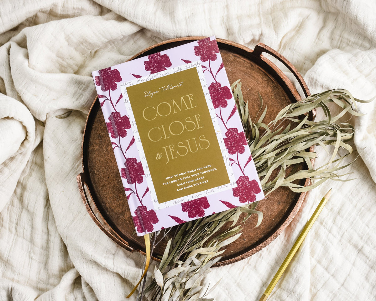 Come Close to Jesus: What to Pray When You Need the Lord to Still Your Thoughts, Calm Your Heart, and Guide Your Way (50 Devotional Prayers)