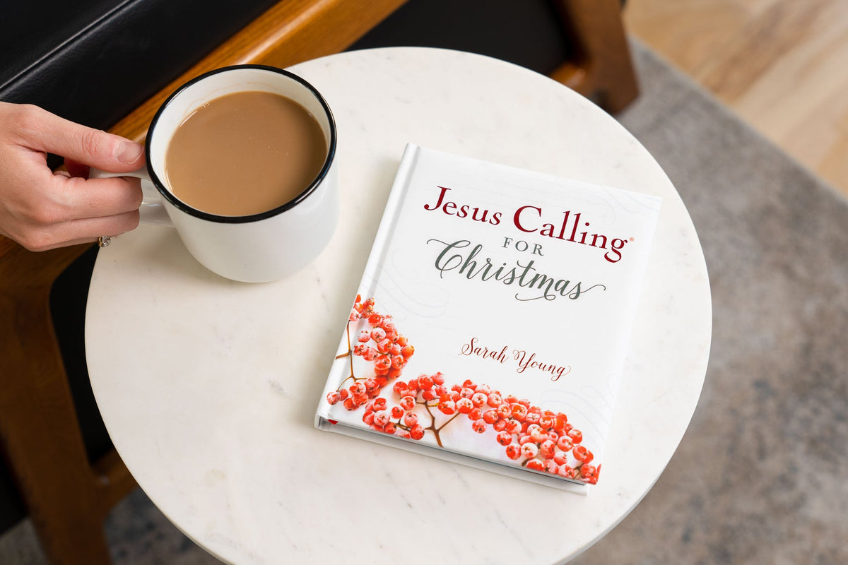 Jesus Calling for Christmas, Padded Hardcover, with Full Scriptures: Seasonal Devotions for Christmas (A 50-Day Devotional) – The Perfect Christian Gift for Advent and the Holiday Season