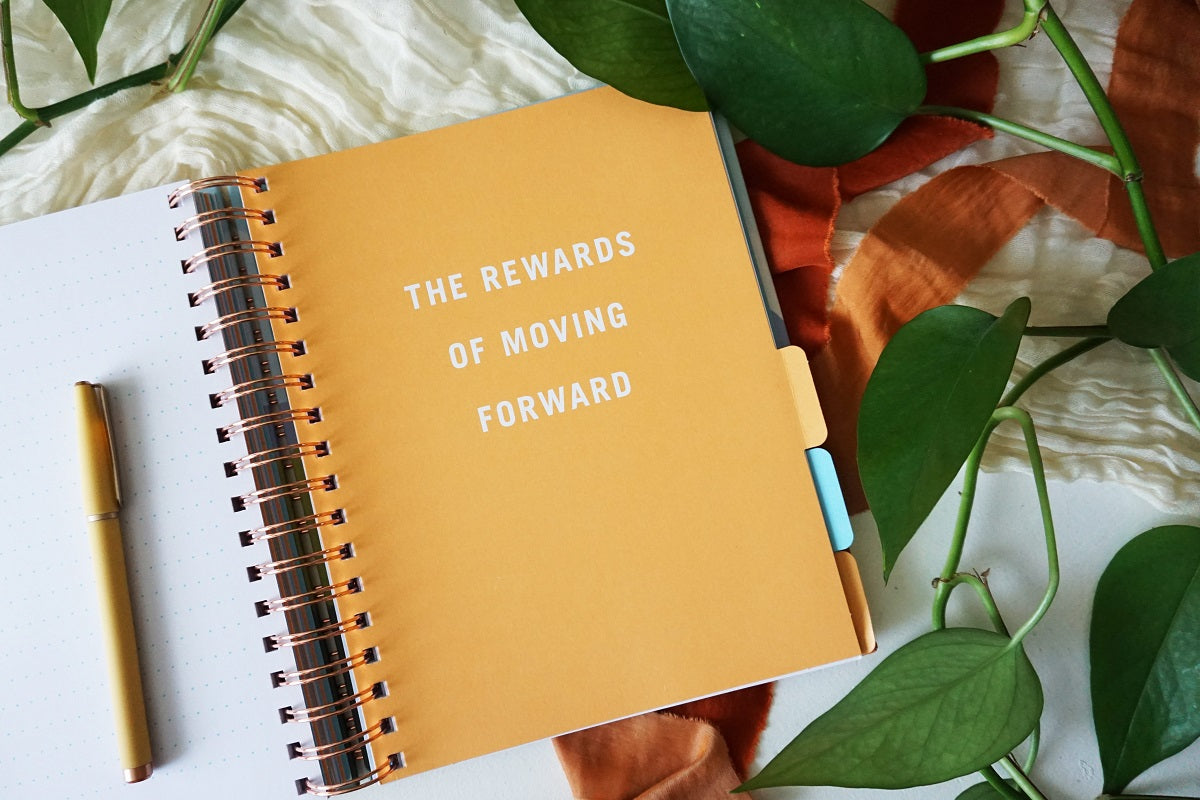 Don't Look Back Planner: A Yearlong Organizer for Getting Unstuck and Moving Forward with Passion and Purpose