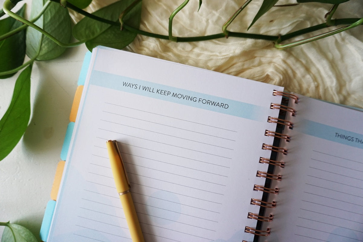 Don't Look Back Planner: A Yearlong Organizer for Getting Unstuck and Moving Forward with Passion and Purpose
