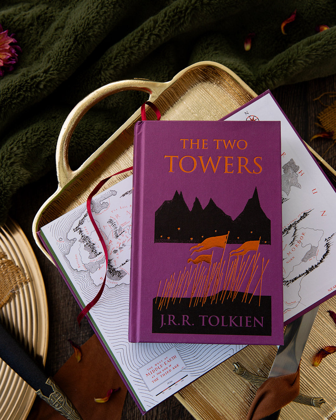 The Two Towers Collector's Edition: Being the Second Part of The Lord of the Rings
