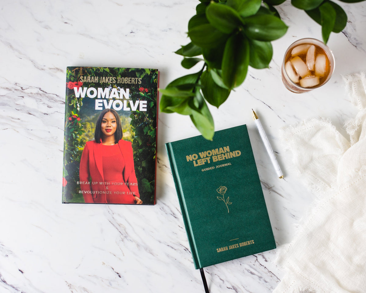 No Woman Left Behind Guided Journal: A Journey to Breaking Up with Your Fears and Revolutionizing Your Life (A Woman Evolve Experience)
