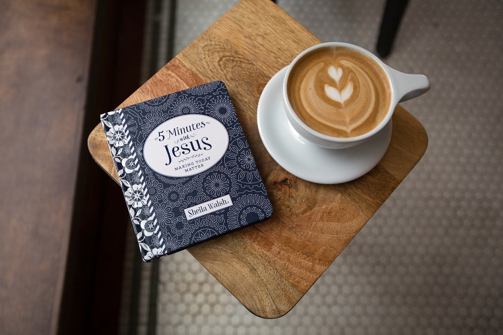 5 Minutes with Jesus: Quick Daily Devotions for Busy Lives (A 50-Day Devotional)