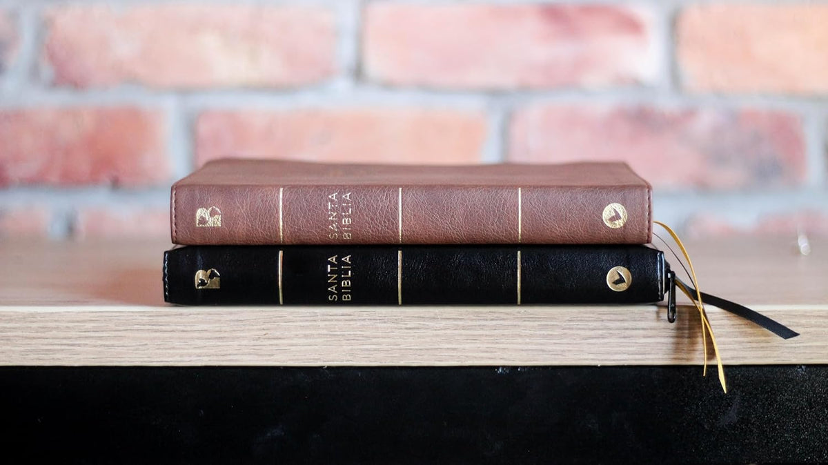 NBLA Santa Biblia Ultrafina, Letra Grande, Tamaño Manual, Edición Letra Roja