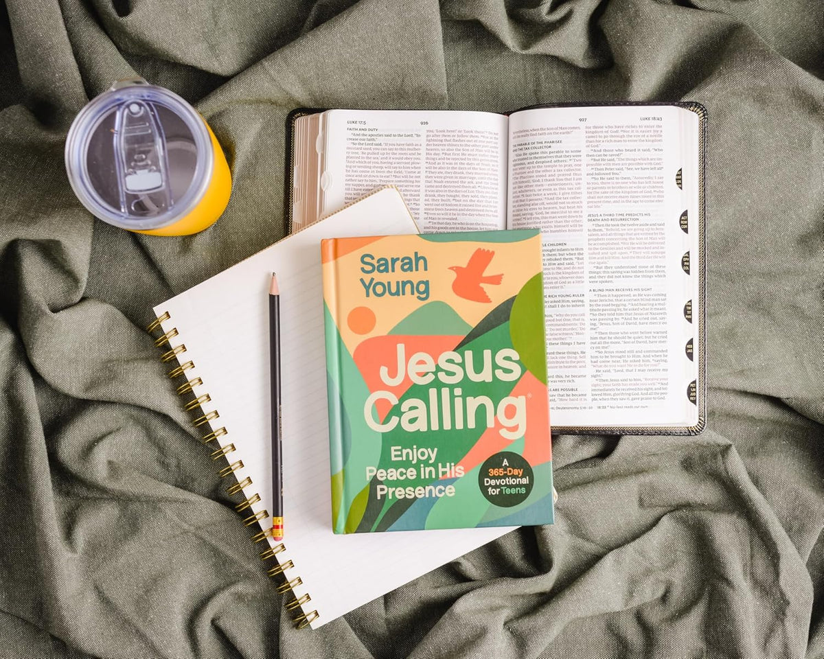 Jesus Calling, Teen Cover, with Scripture References: Enjoy Peace in His Presence (A 365-Day Devotional for Teens)