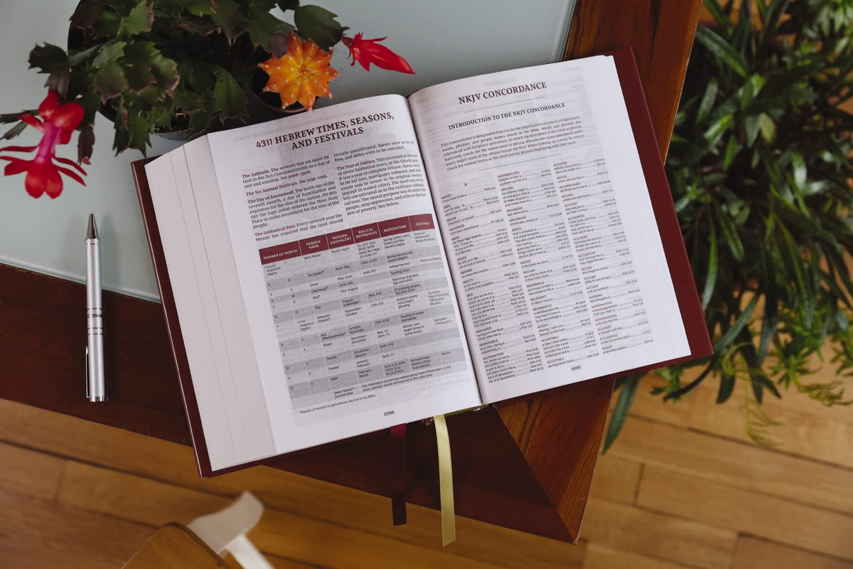 NKJV, Thompson Chain-Reference Bible, Red Letter, Comfort Print
