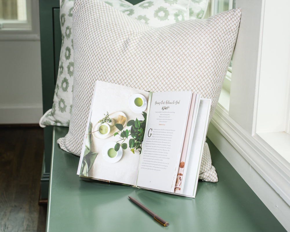 The Weekly Habits Project: A Challenge to Journal, Reflect, and Make Tiny Changes for Big Results