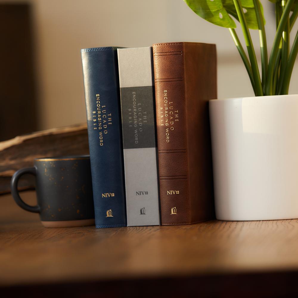 NIV, Lucado Encouraging Word Bible, Comfort Print: Holy Bible, New International Version