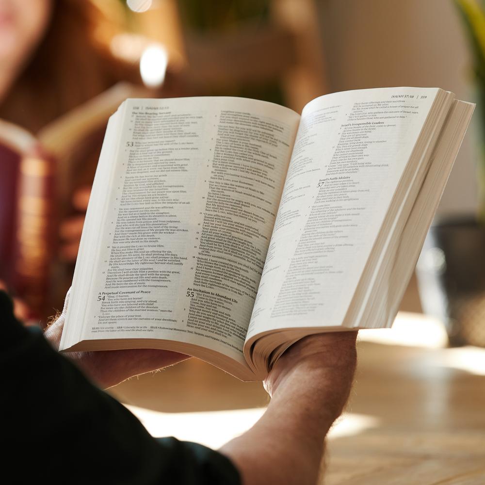 NKJV, Value Outreach Bible: Holy Bible, New King James Version