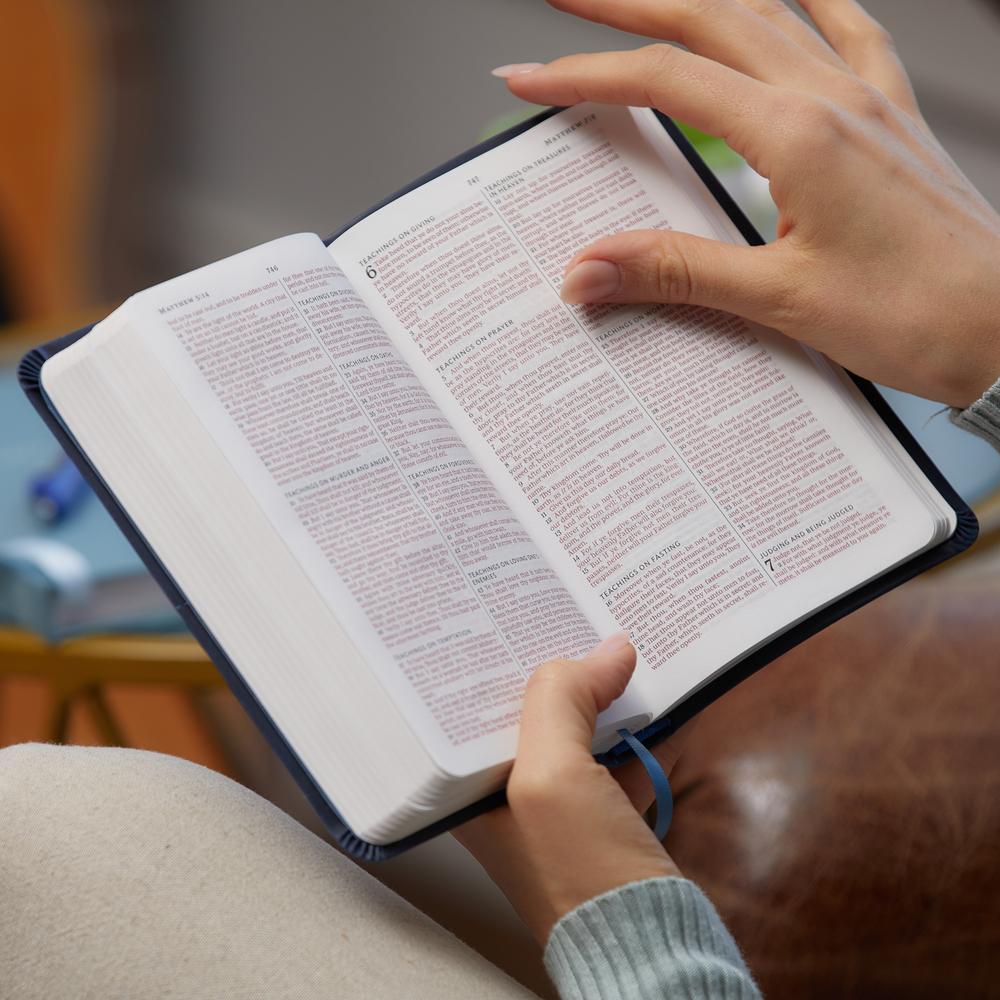 KJV, Value Thinline Bible, Compact, Red Letter, Comfort Print