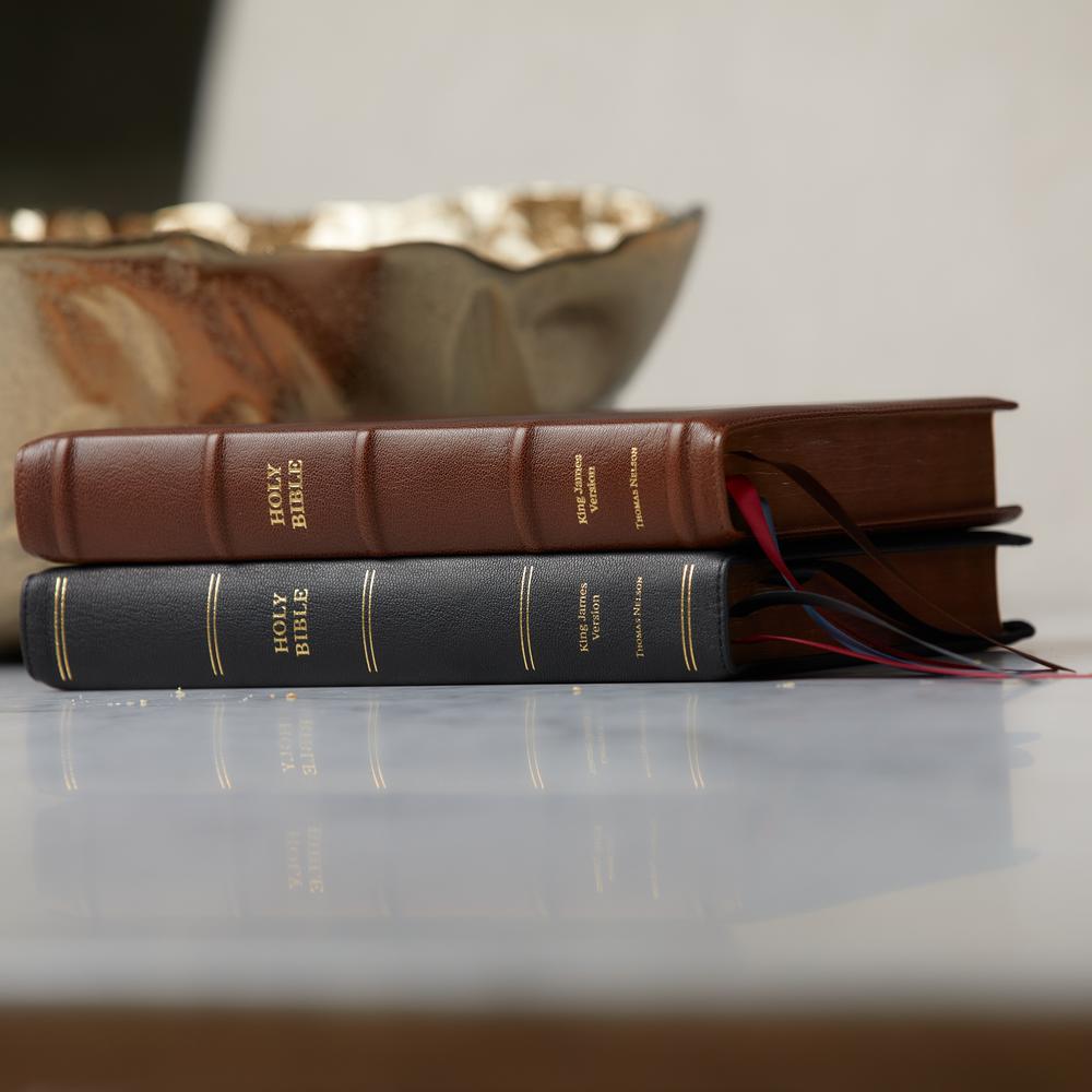 KJV, Reference Bible, Center-Column Giant Print, Premier Collection, Comfort Print