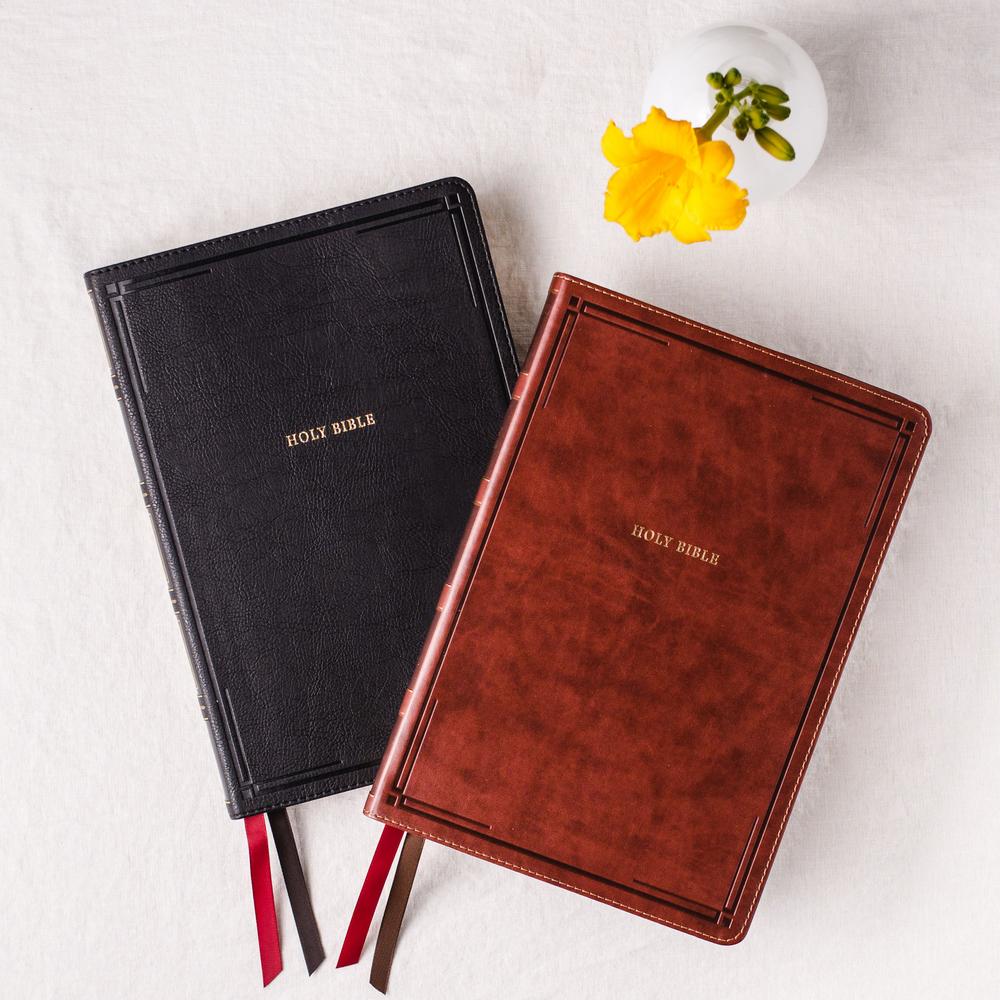 NKJV, Thinline Bible, Giant Print, Red Letter Edition, Comfort Print
