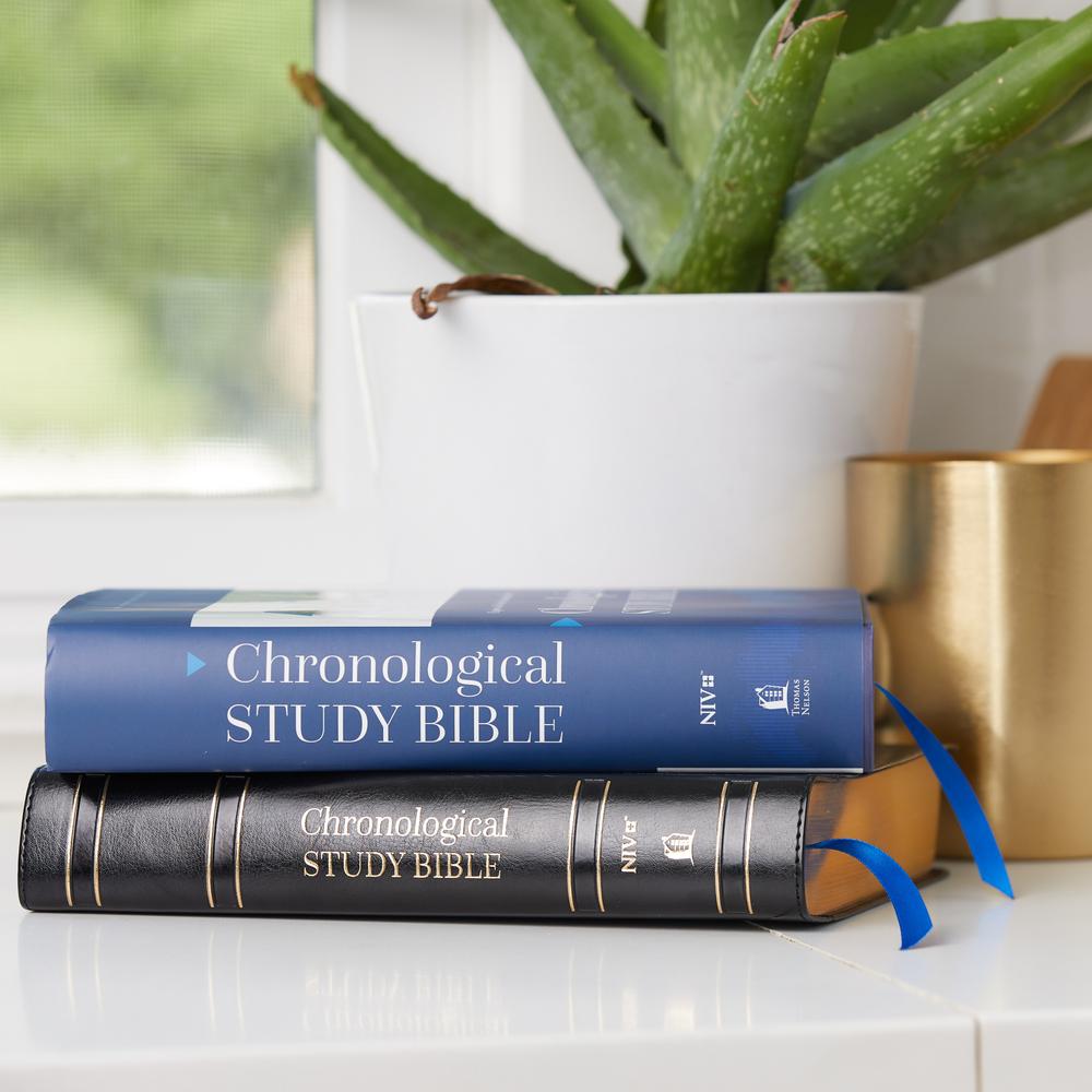 NIV, Chronological Study Bible, Comfort Print: Holy Bible, New International Version
