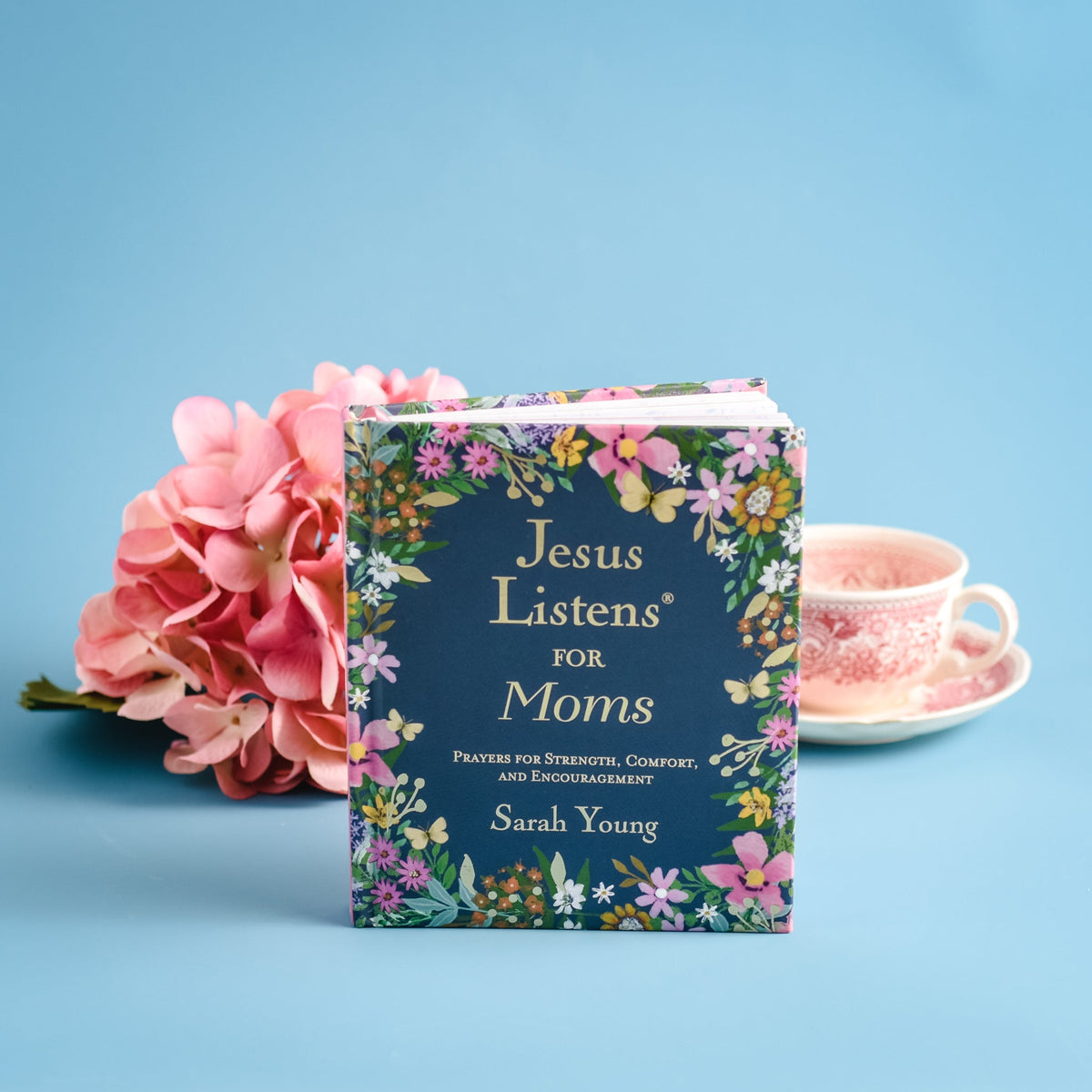 Jesus Listens for Moms, Padded Hardcover, with Full Scriptures: Prayers for Strength, Comfort, and Encouragement (A 50-Day Devotional)