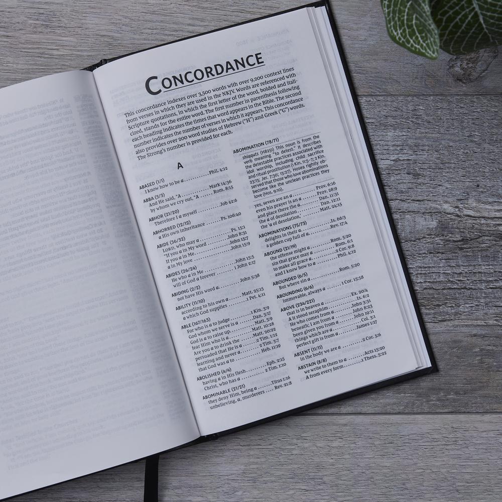 NKJV, Single-Column Reference Bible, Verse-by-verse, Red Letter, Comfort Print