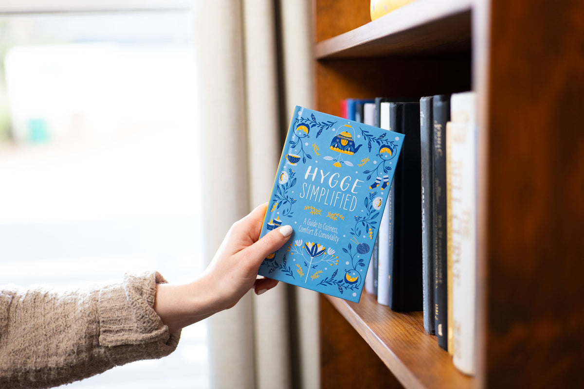 Hygge Simplified: A Guide to Scandinavian Coziness, Comfort & Conviviality