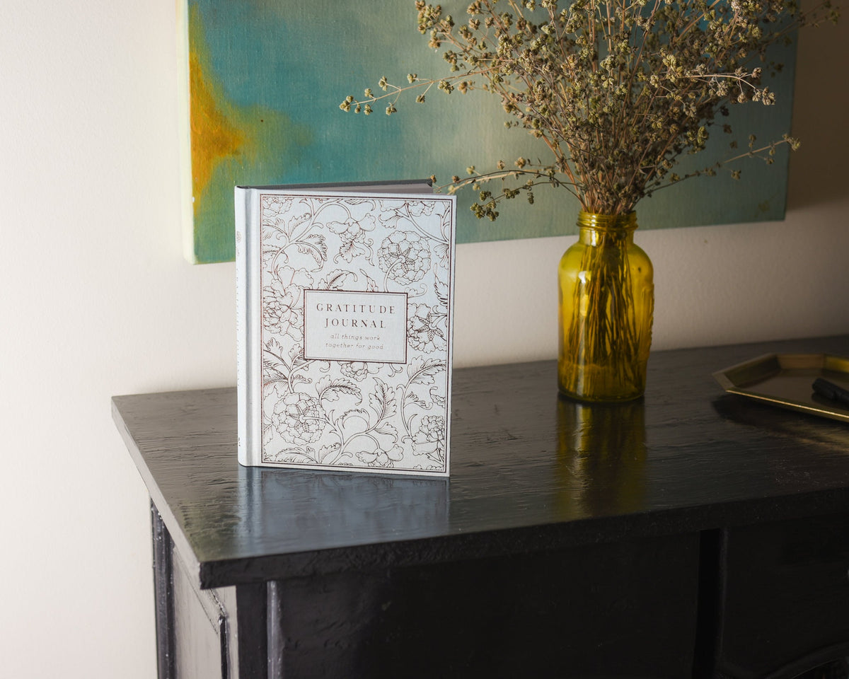 Gratitude Journal: All Things Work Together for Good (A Guided Journaling Experience with Prompts, Bible Verses, and Prayers to Grow a Thankful Heart) – The Perfect Christian Gift for Women