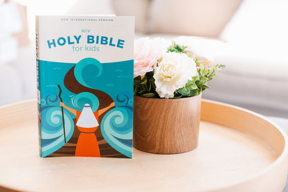 NIV, Holy Bible for Kids, Economy Edition, Paperback, Comfort Print: (Outreach Bible, 7-Point Print Size, Appropriate for Ages 8-12)
