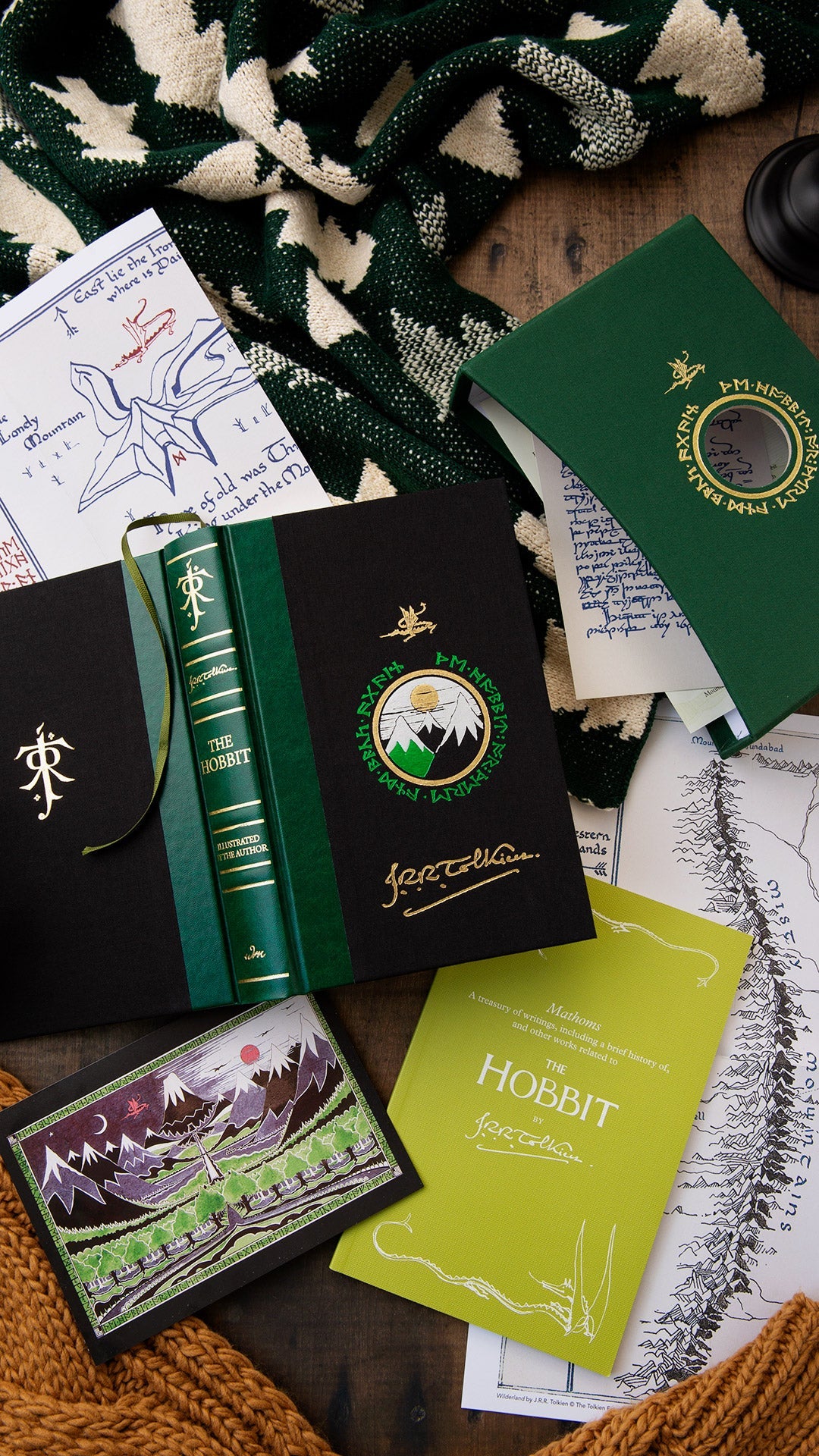 The Hobbit Deluxe Illustrated by the Author: Special Edition
