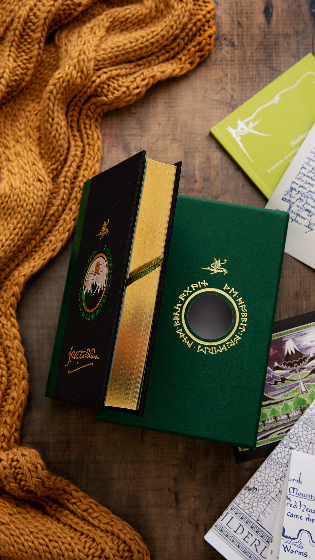 The Hobbit Deluxe Illustrated by the Author: Special Edition