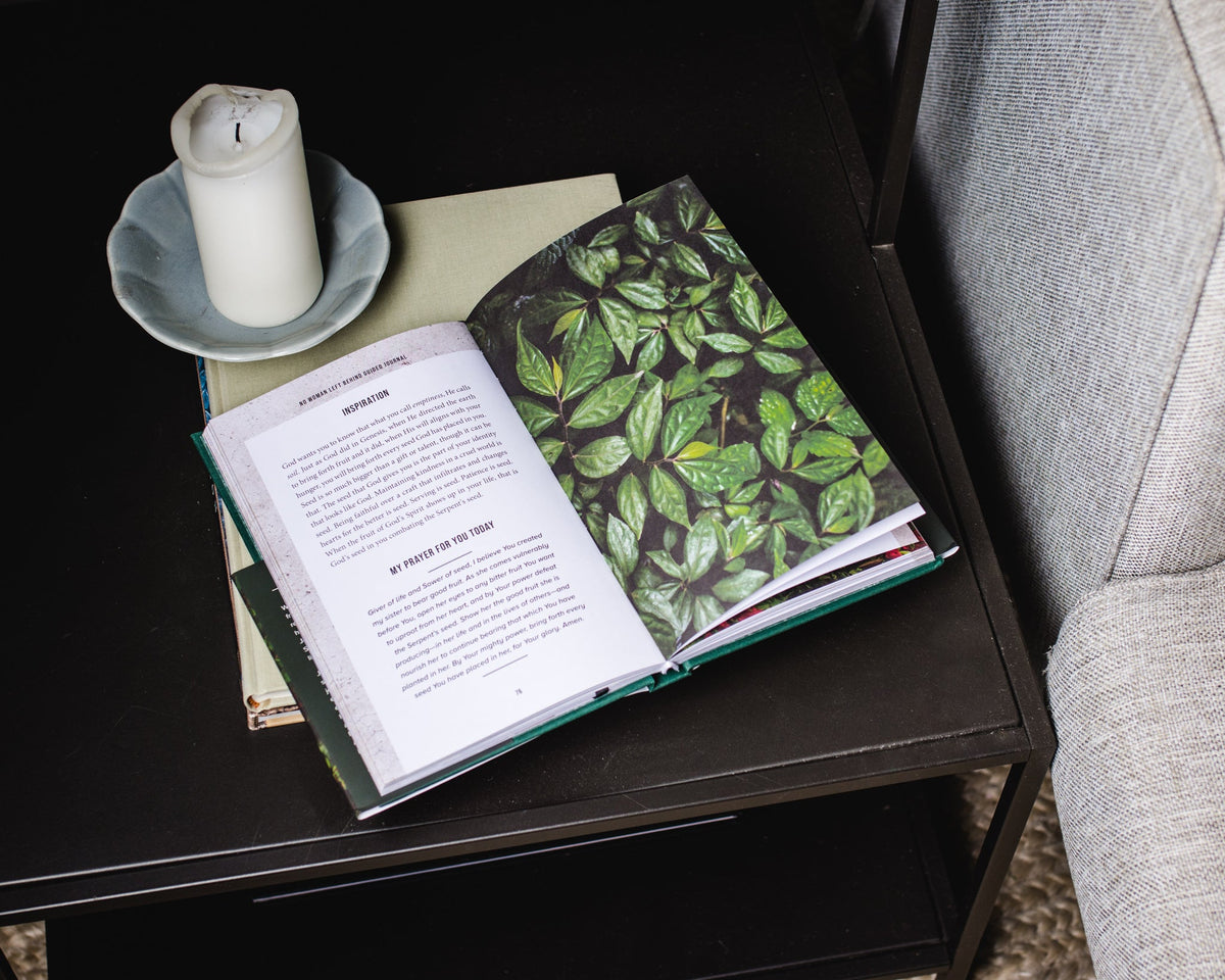 No Woman Left Behind Guided Journal: A Journey to Breaking Up with Your Fears and Revolutionizing Your Life (A Woman Evolve Experience)